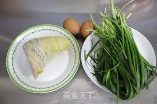 鸡蛋韭菜炒春笋的做法步骤：1