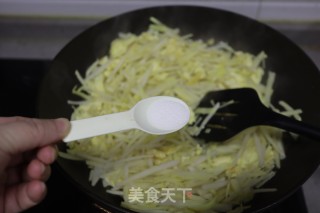鸡蛋韭菜炒春笋的做法步骤：10