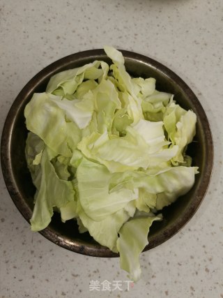 炝圆白菜的做法步骤：3