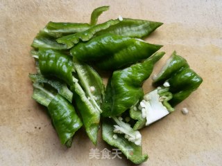 胡萝卜青椒炒香菇的做法步骤：3