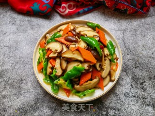 胡萝卜青椒炒香菇的做法步骤：13