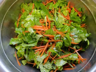 芹菜叶蒸胡萝卜的做法步骤：7