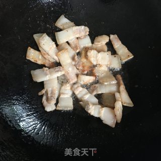 芦笋炒肉的做法步骤：1