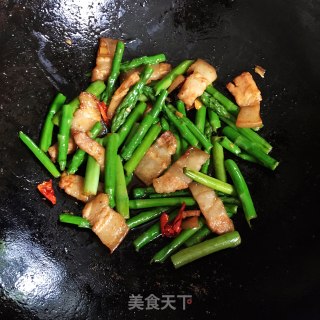 芦笋炒肉的做法步骤：6