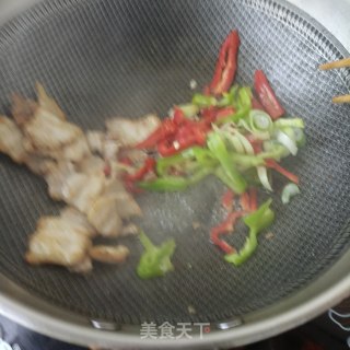 五花肉焖笋干的做法步骤：9