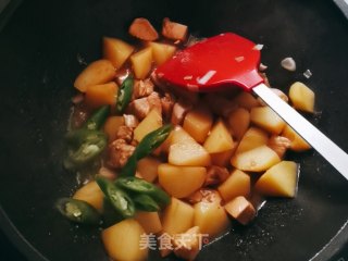 土豆烧鸡胸肉的做法步骤：8