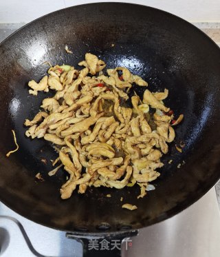 鸡脯肉炒芦笋的做法步骤：6
