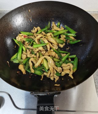 鸡脯肉炒芦笋的做法步骤：8