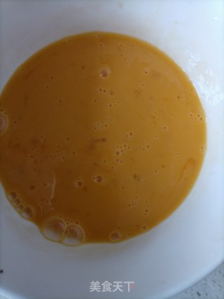 灯笼椒虾皮煎鸡蛋的做法步骤：3