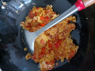灯笼椒虾皮煎鸡蛋的做法步骤：8