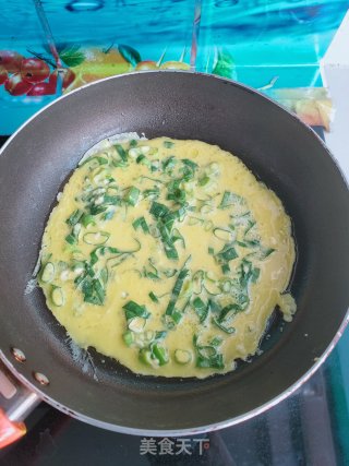 香葱鸡蛋饼的做法步骤：5