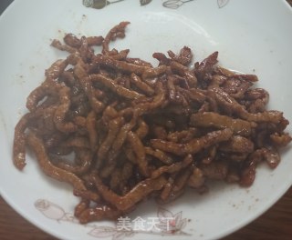 海带豆芽香芹炒肉丝的做法步骤：4