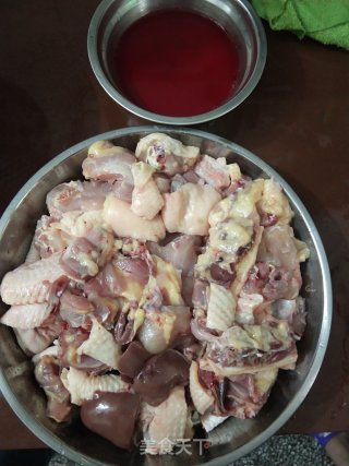 电饭煲包围了鸡????的做法步骤：1