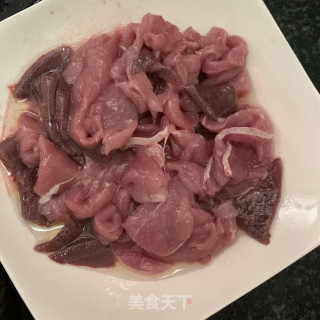 猪杂鸭血汤粉的做法步骤：2