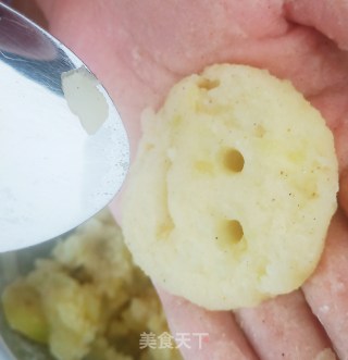 土豆笑脸饼的做法步骤：8