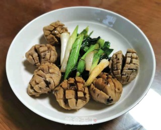 贡丸炒蒜苗的做法步骤：8