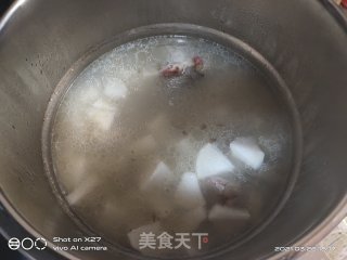 筒骨萝卜汤的做法步骤：2