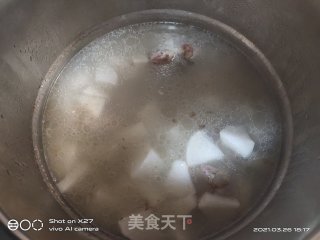 筒骨萝卜汤的做法步骤：3