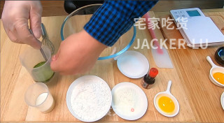 牛奶蛋黄小饼干，零失败高颜值，追剧小零食，一口一个，制作简单。的做法步骤：1