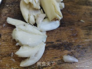清炒红芥菜的做法步骤：1