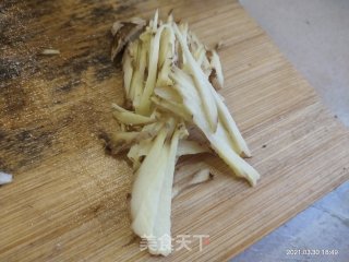 鸭肉炒芹菜的做法步骤：5