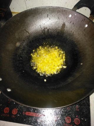 芦笋炒白菇的做法步骤：3