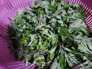 蒿子粑粑的做法步骤：1