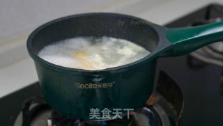 姜汁拌鸡腿的做法步骤：2