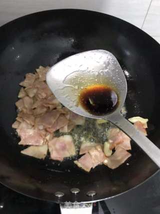 青椒炒培根肉的做法步骤：3