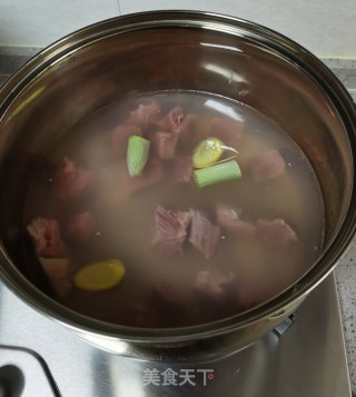 萝卜西红柿炖牛腩的做法步骤：4