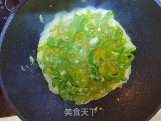 辣椒炒鸡蛋的做法步骤：2
