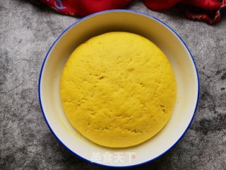 南瓜发面糖饼的做法步骤：1