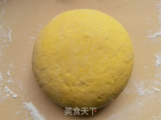 南瓜发面糖饼的做法步骤：2