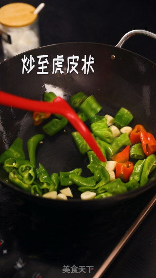 家常菜：辣椒炒荷包蛋~的做法步骤：6