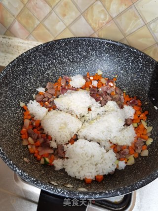 牛肉粒炒饭的做法步骤：11