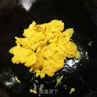 圣女果炒鸡蛋的做法步骤：3