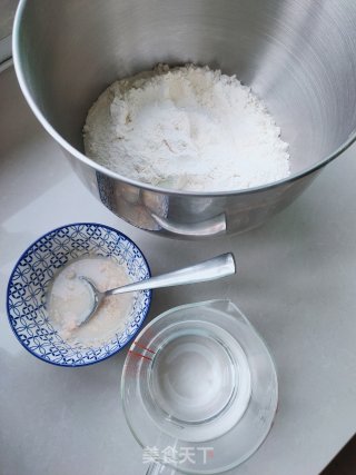 香干韭菜肉煎包的做法步骤：1