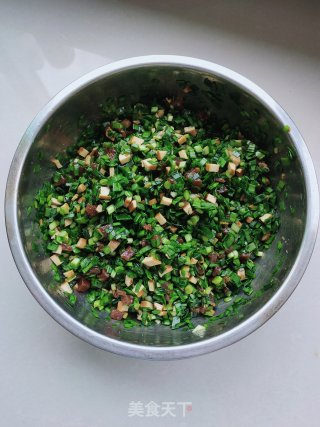 香干韭菜肉煎包的做法步骤：7