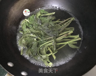 香椿炒鸡蛋的做法步骤：6