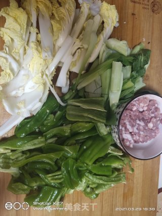 青椒炒肉末的做法步骤：1