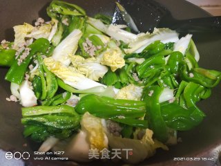 青椒炒肉末的做法步骤：4