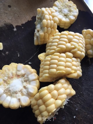 玉米胡萝卜素汤的做法步骤：4