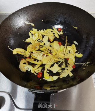 牛肉炒春笋的做法步骤：8