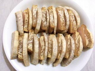 梅干菜芋头扣肉的做法步骤：11
