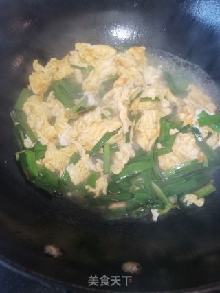 韭菜炒鸡蛋的做法步骤：8