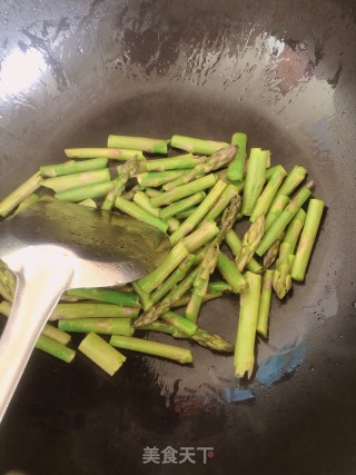 芦笋鸡丁的做法步骤：7