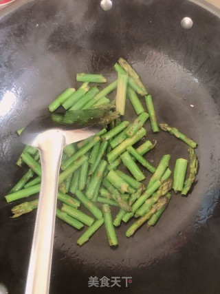 芦笋鸡丁的做法步骤：8