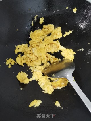 韭菜炒鸡蛋的做法步骤：2