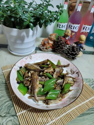 青椒豆鼓炒黄花鱼的做法步骤：11
