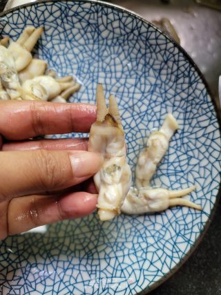 蛏子拌青瓜的做法步骤：3